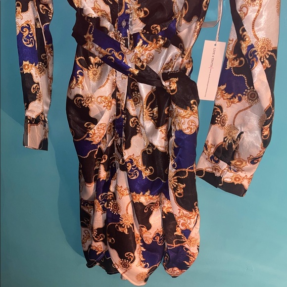 Elegant Blue and Gold Patterned dress - Picture 10 of 14